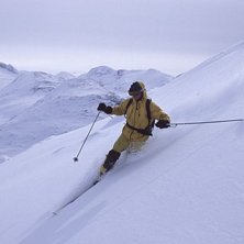 Nuuk backcountry. Ingen lifter, kun god sne.. Foto: Christian Helweg. &Aring;kare: Lars Thorslund.