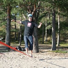 &Aring;kare: Micke Roos.