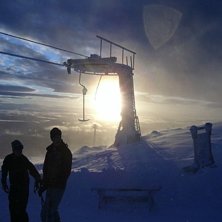 Solen p&aring; v&auml;g mot h&ouml;gre h&ouml;jder en morgon.. Foto: Emma Nord&eacute;n. &Aring;kare: ???.