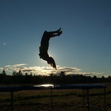 Backflip. Foto: Caroline Svendsen. &Aring;kare: Josefine Svendsen.