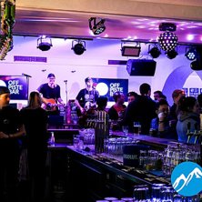 Afterski p&aring; OFF PISTE BAR i Zell am See.