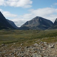 Med fj&auml;llstationen i ryggen s&aring; ser man bl.a. Lid. Foto: Mika Hilli.