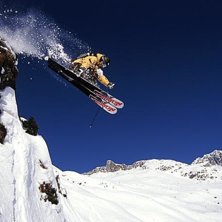 Lite v&aring;rsn&ouml; i februari, d&aring; k&ouml;r man bara safety. Foto: Martin S&ouml;derqvist. &Aring;kare: Reine Barkered.