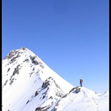 Till 3300 meter var det m&ouml;jligt med skidor men si. Foto: Christian T&uuml;rk. &Aring;kare: En flicka.