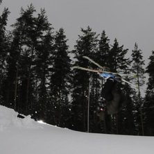 Frontflip. Foto: M&aring;ns. &Aring;kare: Oskar Hansson.