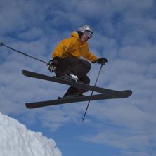 K&auml;nner lite p&aring; hoppet med en 180 grab.. Foto: Mom&amp;#039;. &Aring;kare: Oscar T (jag).