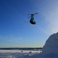 Frontflip. Foto: Viktor Bj&ouml;rklund. &Aring;kare: Max Hemmingsson.