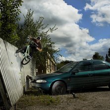 Jens wallridar en gammal bil. 
En kul bild fr&aring;n . Foto: Mats Kahlstr&ouml;m. &Aring;kare: Jens Kahlstr&ouml;m.