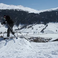 en 360 i Livigno p&aring; ett eget ihopbyggt hopp.

j. Foto: Lucas. &Aring;kare: Victor (jag).