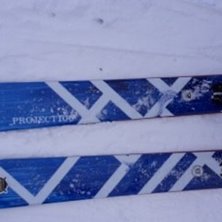 Extrem Project 100
Sk&ouml;n skida med bett i pisten .