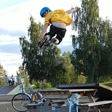 180 fr&aring;n n&aring;n sak n&aring;gon byggt.. Foto: billy nordgren. &Aring;kare: pontus.