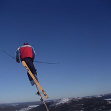 Jobbigt l&auml;ge, kolla skidan, avskutedes med bruten. Foto: Jim g&auml;fvert. &Aring;kare: Martin holmstr&ouml;m.