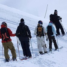 Foto: Ola Melin. &Aring;kare: G&ouml;r nu som jag s&auml;ger! &ndash; Ja, pappa! Mattias Fredriksson lotsar Stina Jakobsson, Henrik Windstedt, Sebastian Garhammer och Jon Larsson..