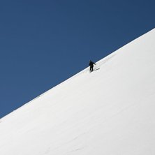 P&aring; en underbar tur ner p&aring; glacieren bakom Val Th. Foto: Niklas Land&eacute;n. &Aring;kare: Lars Keldeb&auml;k.