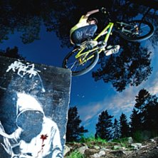 Dropp. Foto: Simon Pont&eacute;r. &Aring;kare: JOakim Nilsson.