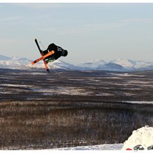 13 &aring;riga Jonas fetar p&aring; under t&auml;vlingen Slopen . Foto: Mariah Johansson. &Aring;kare: Jonas Rutberg.