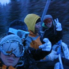 P&aring; v&auml;g upp i wm6:an en sn&ouml;ig dag!. Foto: Niklas Sandell. &Aring;kare: Niklas Sandell, Maui Eriksson, Nalu Sandstr&ouml;m, Ida Christensson.