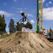 360 under pite&aring; dansar och ler. Foto: Johan Wennerstr&ouml;m. &Aring;kare: Jens Nystr&ouml;m.
