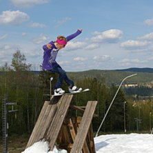 Andreas p&aring; B&auml;nken med en feeeeet rock to fakie. Foto: Filiph N&auml;s. &Aring;kare: Per Erik Andreas Axelsson.