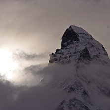 Matterhorn vakar &ouml;ver byn. Foto: Robin Ljunqwist.