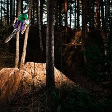 Felix langar 3a

http://magnusphoto.nu/. Foto: Magnus Karlsson. &Aring;kare: Felix Beckeman.