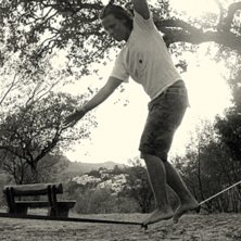 Brollans first step, mycket well done.. Foto: My Ernevi. &Aring;kare: Jonas Ernevi.