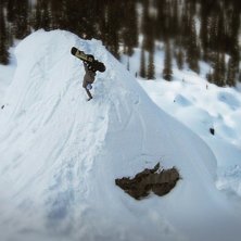 2nd try hand-plant on the roCk! . Foto: Peter Harvieux. &Aring;kare: Criag Williams.