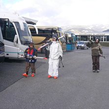glider till bussen efter en sk&ouml;&ouml;n dag p&aring; berget. Foto: n&aring;n. &Aring;kare: Jag och bror.