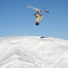 &Auml;nnu en av mina f&ouml;rsta backflips. Foto: Lars Croy. &Aring;kare: Joakim Croy.