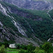 Vidars hus i Dyrdal. Foto: Frida.