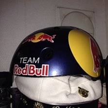 min nya Red bull hj&auml;lm !! :). Foto: TEAM. &Aring;kare: calle holmgren.