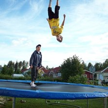 en backflip hemma
vet inte datum men de var i som. Foto: syrran. &Aring;kare: alle(jag).