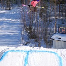 &auml;nnu ett hopp.. Foto: Viktor K&auml;ttstr&ouml;m. &Aring;kare: Jim Johansson.