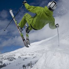 Backflip, en av de f&ouml;rsta. Vi byggde en BC kicker. Foto: Martin Lundholm. &Aring;kare: Rasmus Bergqvist.