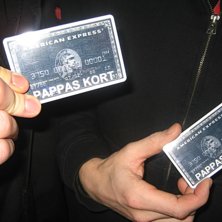 PAPPAS KORT e ett m&aring;ste vecka 9!. &Aring;kare: PAPPAS KORT.