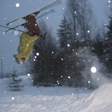 jag och kompisarna gjorde v&aring;ra f&ouml;rsta flips d&auml;r. Foto: Min syster:P. &Aring;kare: me.