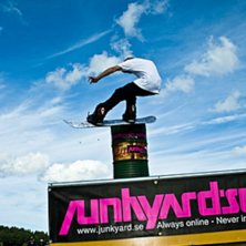 bonk p&aring; tunnan &ouml;ver volvo 740 . Foto: christofer svensson. &Aring;kare: vet ej.