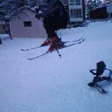 jag som hoppar &ouml;ver en snowracer. Foto: fredrik thureson. &Aring;kare: patrik fernstr&ouml;m.