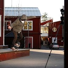 Sol, Februari och sjuk st&auml;mmning me tre glada ske. Foto: David Husberg. &Aring;kare: Martin Ring&ouml;.