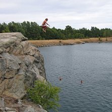 go klippa i ett stenbrott, gott om killimagen. Foto: Henrik Petersson. &Aring;kare: Christoffer Schack.