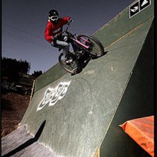 Lantz dundrar wallride.. Foto: Wolf H&ouml;rner. &Aring;kare: J Lantz.
