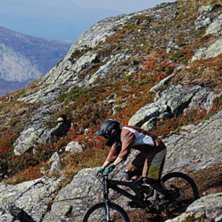 September i &Aring;re. Foto: Henrik Kjellman. &Aring;kare: Tim Eriksson.