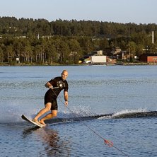 Sista &amp;quot;surfdagen&amp;quot; f&ouml;r s&auml;songen. Foto: Sven Grauman. &Aring;kare: Robert Ivonen.