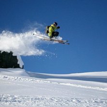Klippavsats i offpisten till backen boismint, myck. Foto: Sanna Romell. &Aring;kare: Karl Dahlb&auml;ck.