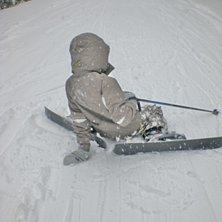Skidor &auml;r inget f&ouml;r mig. Foto: Josefine. &Aring;kare: Johanna.