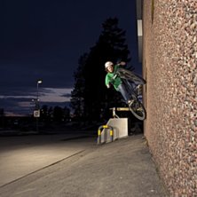 wallride. Foto: Gustav wennerstr&ouml;m. &Aring;kare: Fredrik lundberg.