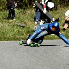 Spiken drar upp en massiv slaid i ca 40km/h innan . Foto: Martin Klawitter. &Aring;kare: Spiken.