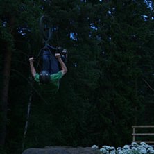 backflip. Foto: Robin Molin. &Aring;kare: Moses Nymark.