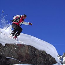 Anders dropar klippa med stil. Foto: Jonas Theodorsson. &Aring;kare: Anders Hans&eacute;n.