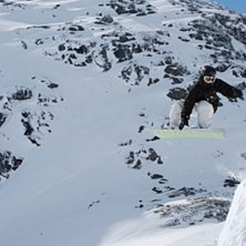 F&ouml;rsta hoppet p&aring; en galen vecka.. Foto: Carl Meuller. &Aring;kare: Charles Elfving.